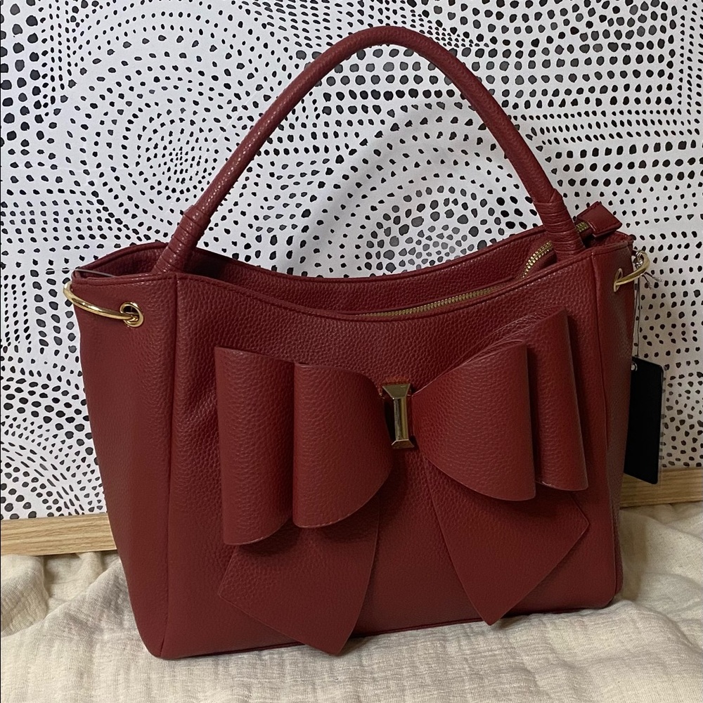 NEW Brick Red Women Bag, shoulder or crossbody bag/Gold accents/ Medium Size 👜